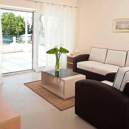 Spacious 1 Bedroom 4 Star Apartment, مْليني المظهر الخارجي الصورة