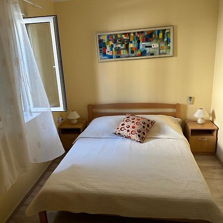 Spacious 1 Bedroom 4 Star Apartment, مْليني المظهر الخارجي الصورة