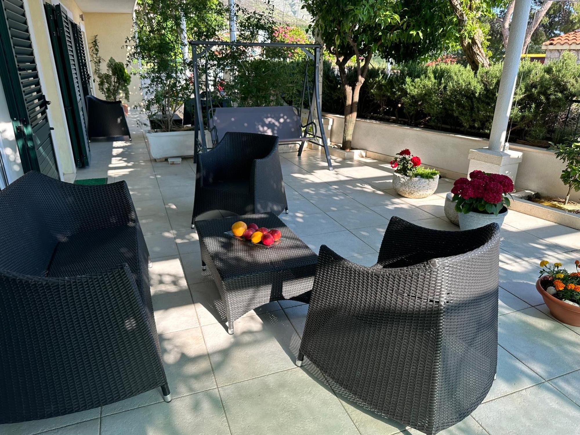 Spacious 1 Bedroom 4 Star Apartment, مْليني المظهر الخارجي الصورة