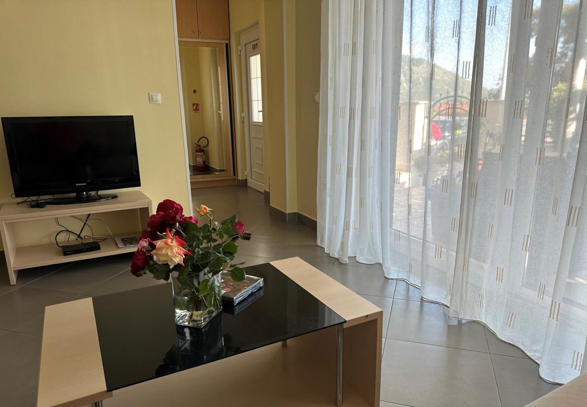 Spacious 1 Bedroom 4 Star Apartment, مْليني المظهر الخارجي الصورة