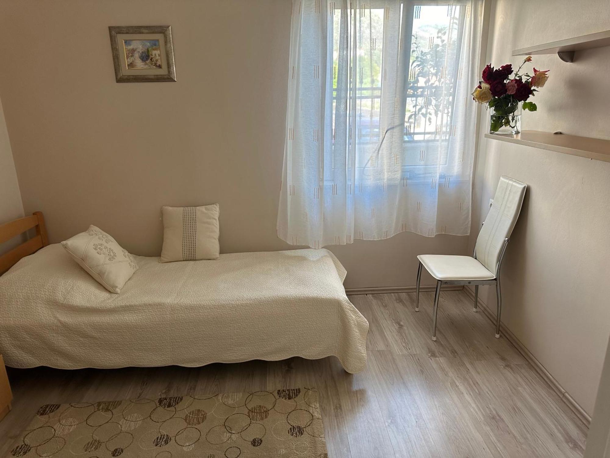 Spacious 1 Bedroom 4 Star Apartment, مْليني المظهر الخارجي الصورة