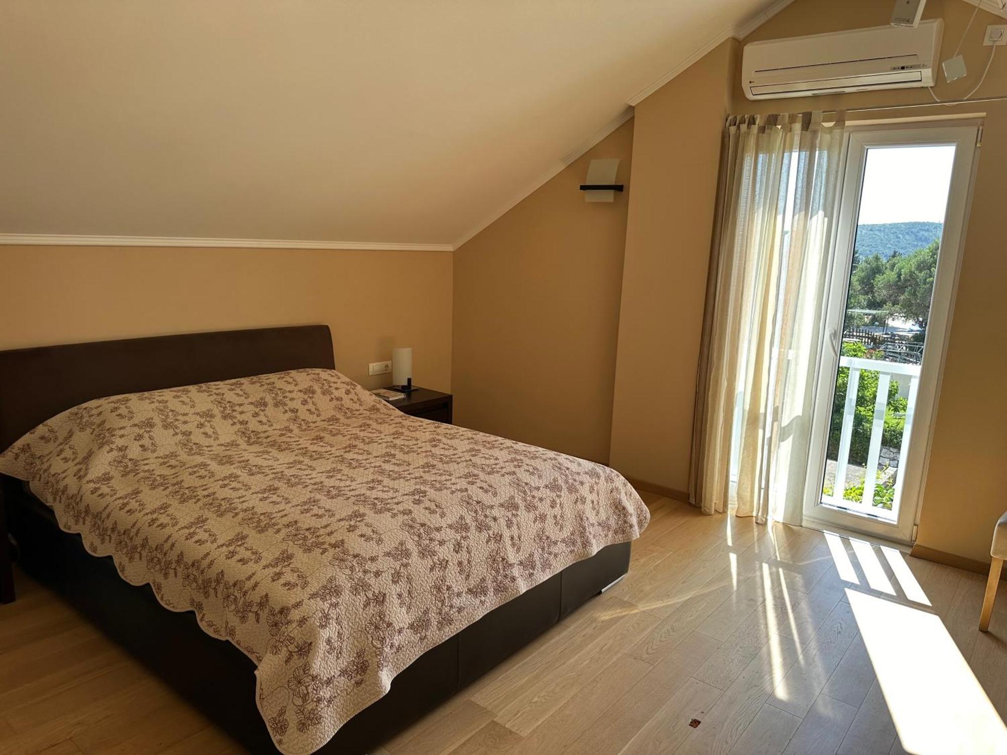 Spacious 1 Bedroom 4 Star Apartment, مْليني المظهر الخارجي الصورة