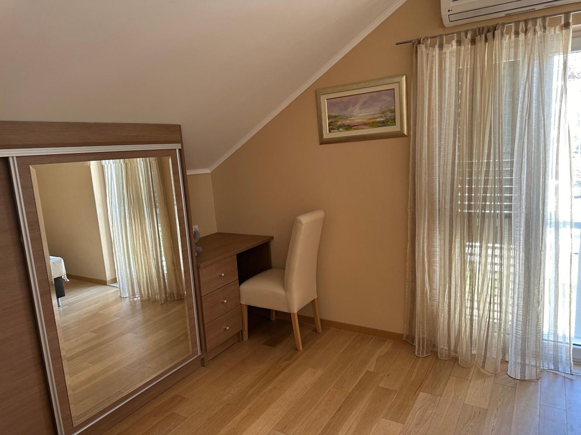 Spacious 1 Bedroom 4 Star Apartment, مْليني المظهر الخارجي الصورة